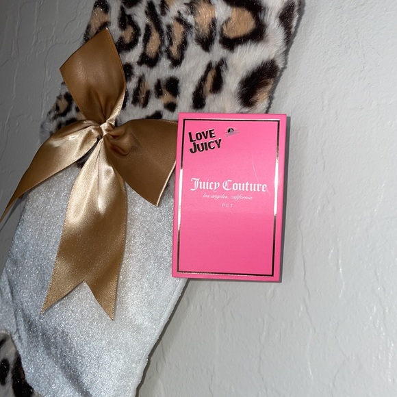 🎉HP🎉New Juicy Couture Pet Leopard/Cream Faux Fur Paw Print Holiday Stocking🐾 - Picture 4 of 10